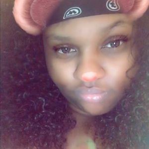 Meet your Posher, Yahjayia